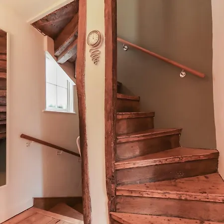 Christmas Steps Quirky 2 Bed - Hopewell