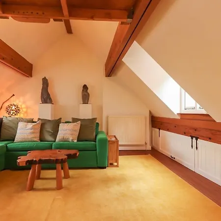 Дом отдыха Christmas Steps Quirky 2 Bed - Hopewell